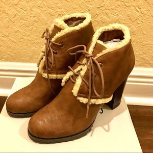 Brand New Women’s Shoes Size 7.5